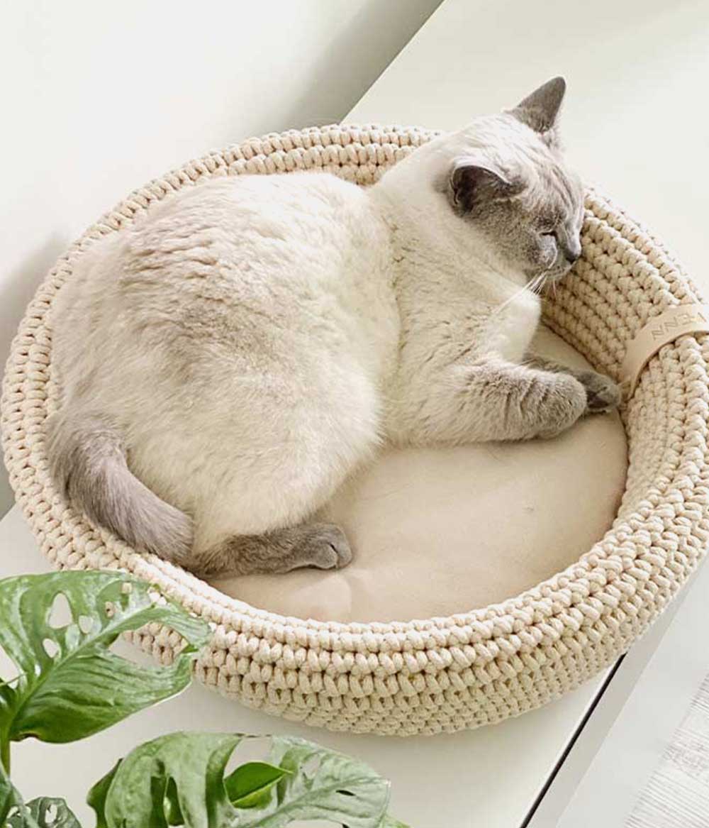 katzenkorb geflochten beige